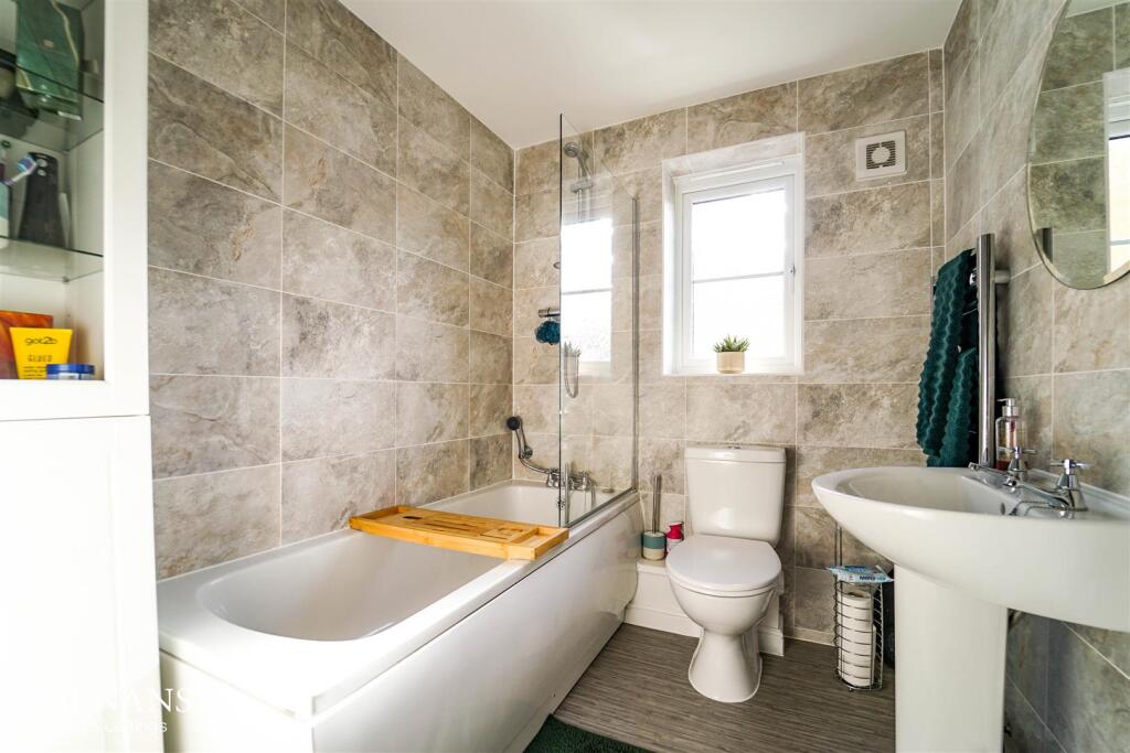 Additional image 5 of Park Gate Close