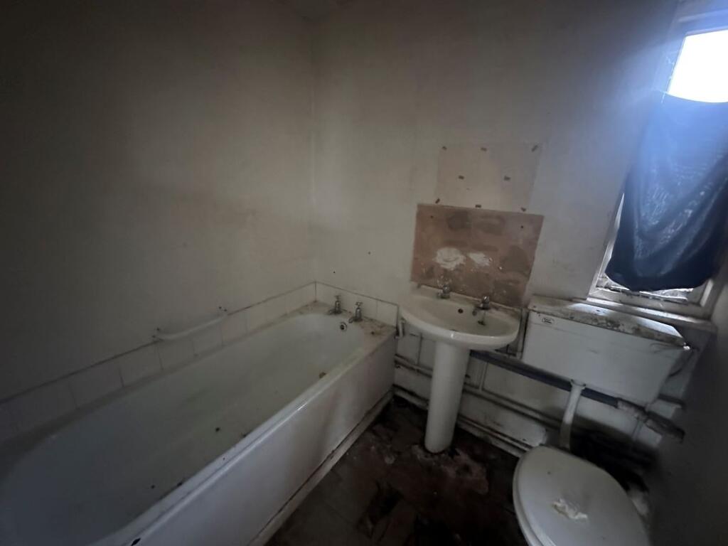 Additional image 3 of Flat 24 Denham Court, Park Approach, Erdington, Birmingham, B23 7XZ