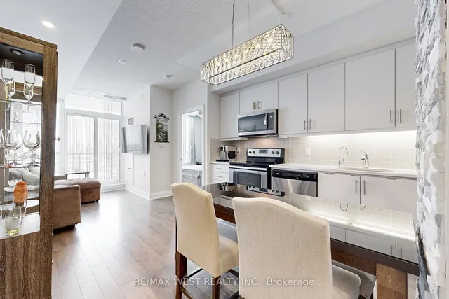 Additional image 7 of 17 Zorra St Unit 905