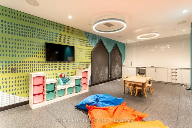 Additional image 11 of 286 Main St Unit 613