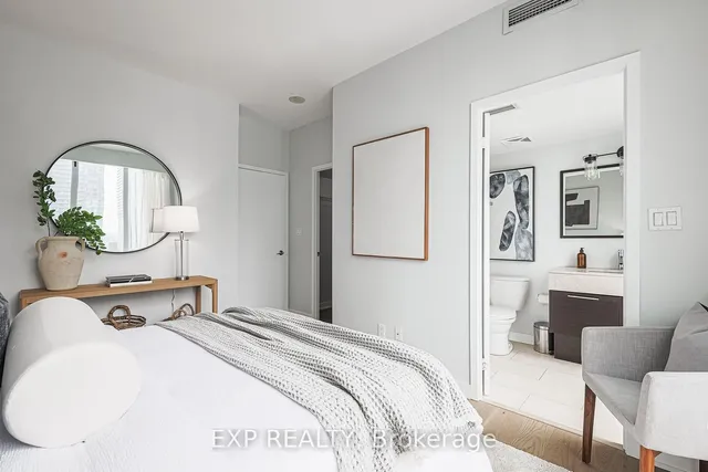 Additional image 7 of 126 Simcoe St Unit 1903