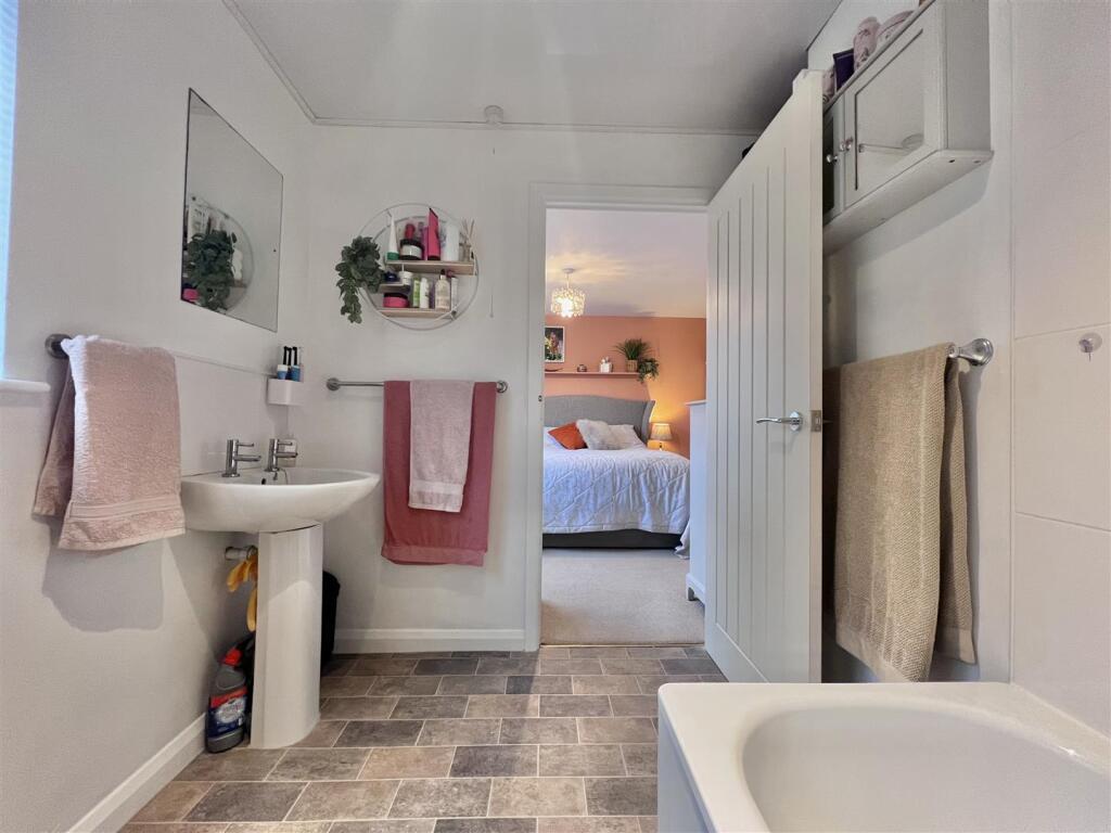 Additional image 17 of Burnell Close, Bidford-On-Avon, Alcester