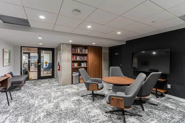 Additional image 38 of 71 Simcoe St Unit 2201