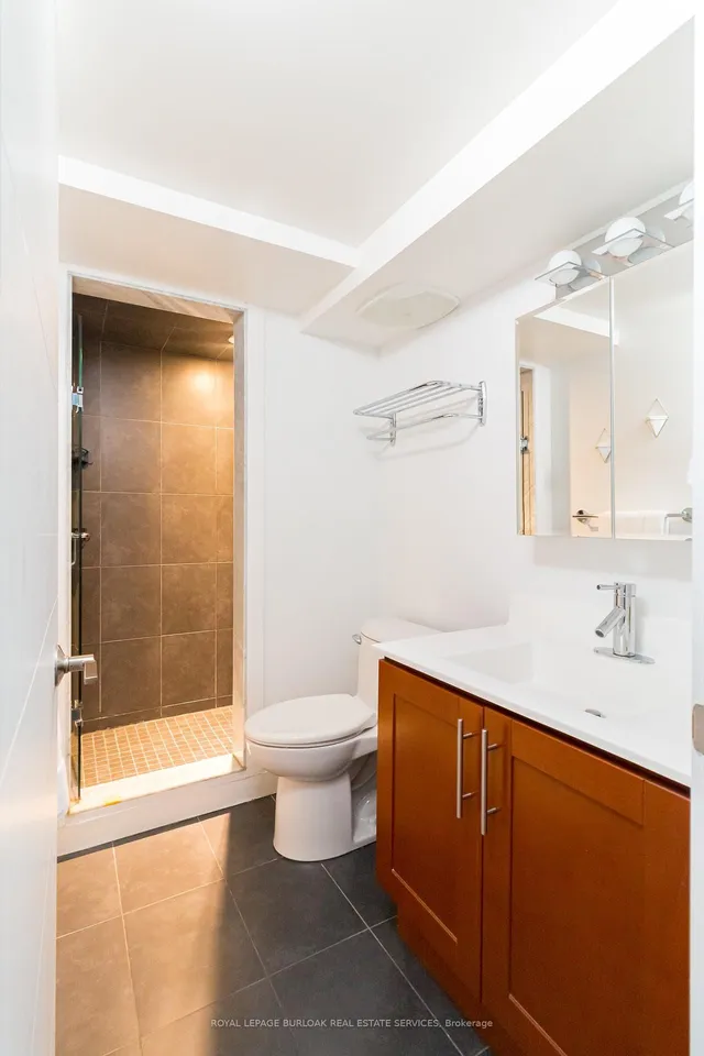 Additional image 29 of 2 Fieldway Rd Unit 105