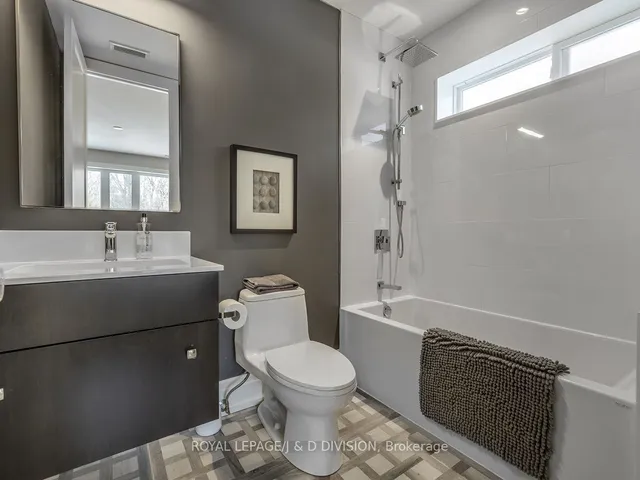 Additional image 28 of 38 Hi Mount Dr