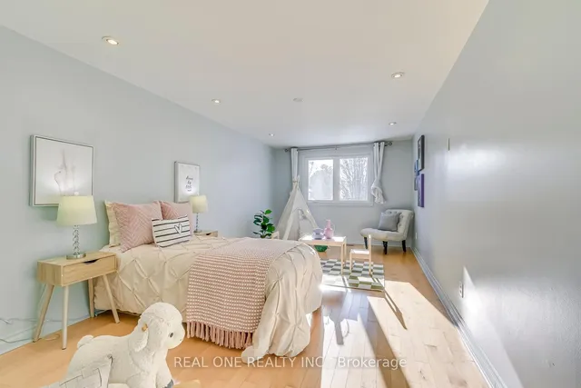 Additional image 21 of 2201 All Saints Cres