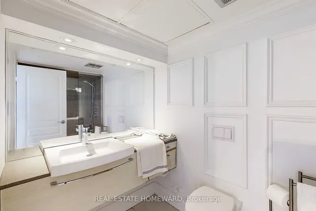 Additional image 37 of 65 Harbour Sq Unit 1404