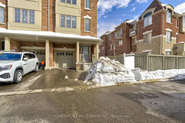 3 Hobart Gdns