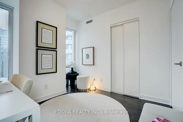 Additional image 18 of 88 harbour St Unit 5910