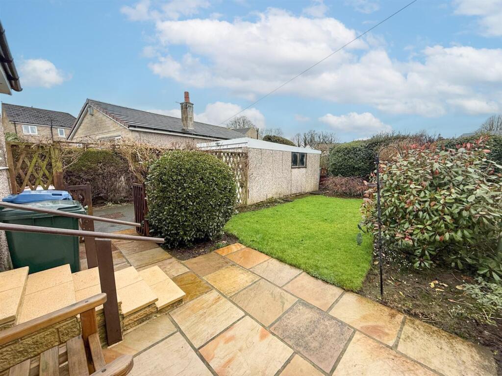Additional image 12 of Aire Crescent, Cross Hills