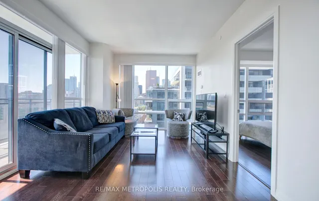 Additional image 2 of 460 Adelaide St Unit 2015