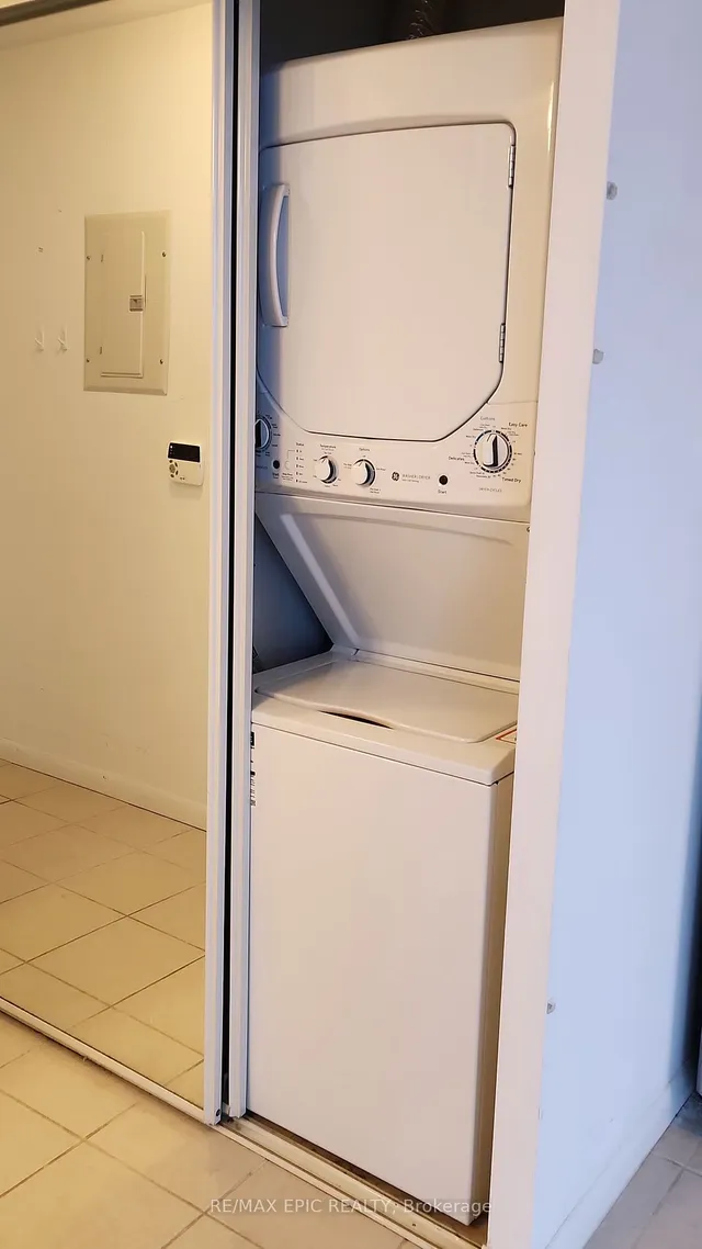 Additional image 14 of 832 Bay St Unit 3208