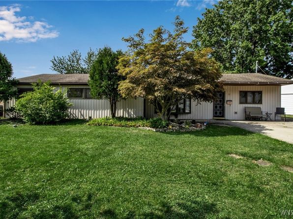 Additional image 3 of 32 Alys Dr W, Depew, NY 14043