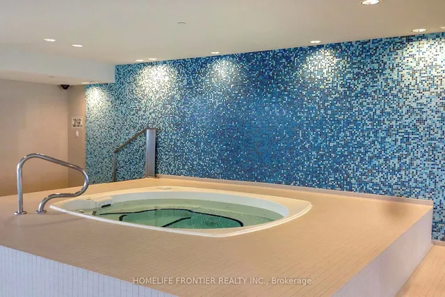 Additional image 31 of 65 Bremner Blvd Unit 2111