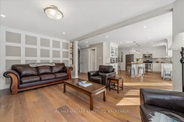 Additional image 9 of 1077 Grandeur Cres