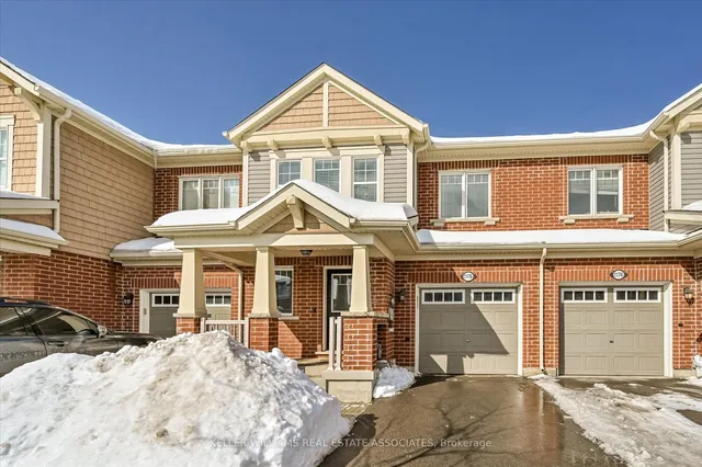 1176 Duignan Cres