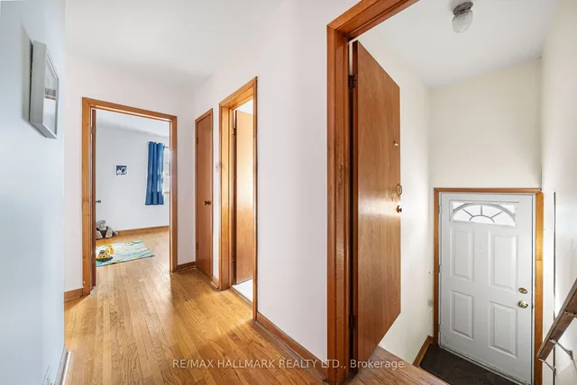 Additional image 22 of 37 Madawaska Ave