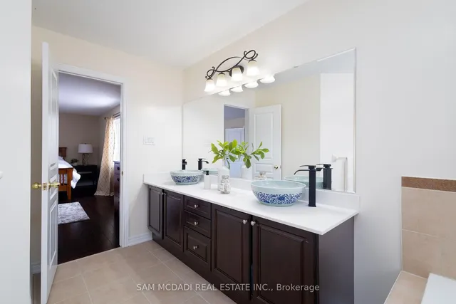 Additional image 25 of 296 Wrigglesworth Cres