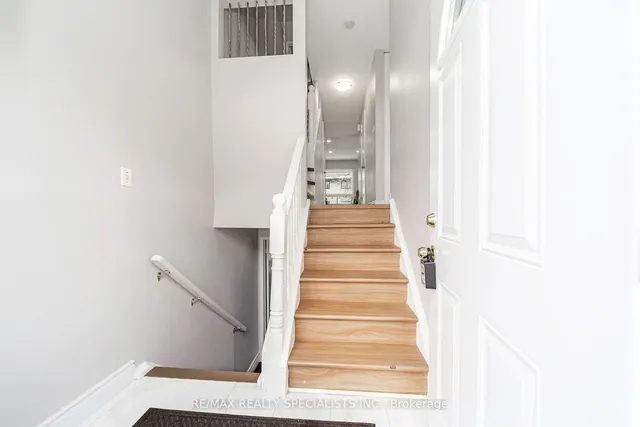 Additional image 7 of 24 Carleton Pl