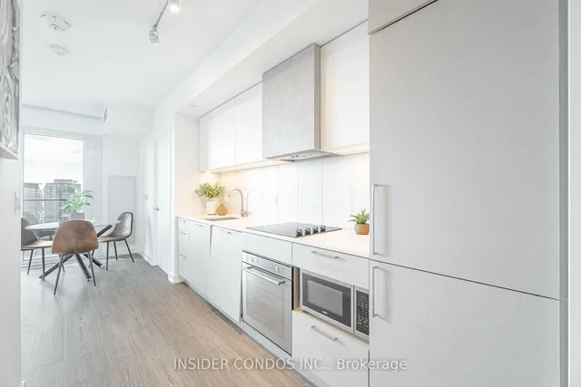 Additional image 16 of 19 Western Battery Rd Unit 3217