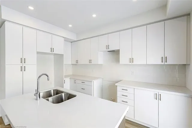 Additional image 15 of 205 Thames Way Unit 18