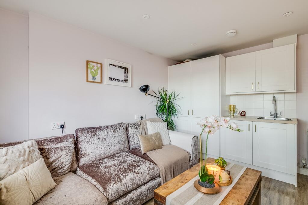 Additional image 11 of Holly Walk, Welwyn Garden City, Hertfordshire, AL8