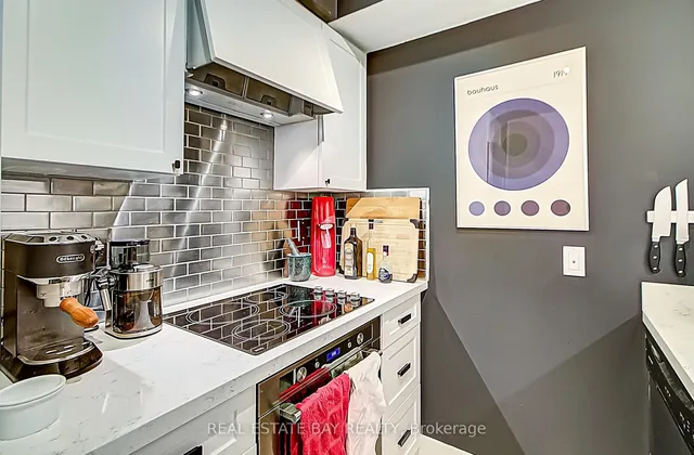 Additional image 17 of 50 Lombard St Unit 1004