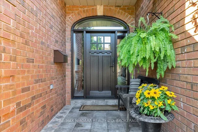 Additional image 2 of 1077 Grandeur Cres