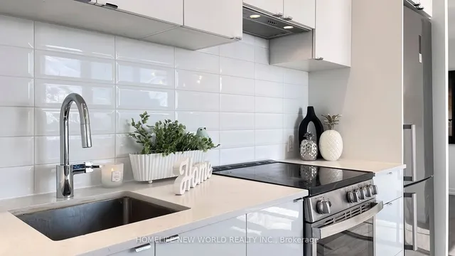 Additional image 16 of 49 East Liberty St Unit 2003