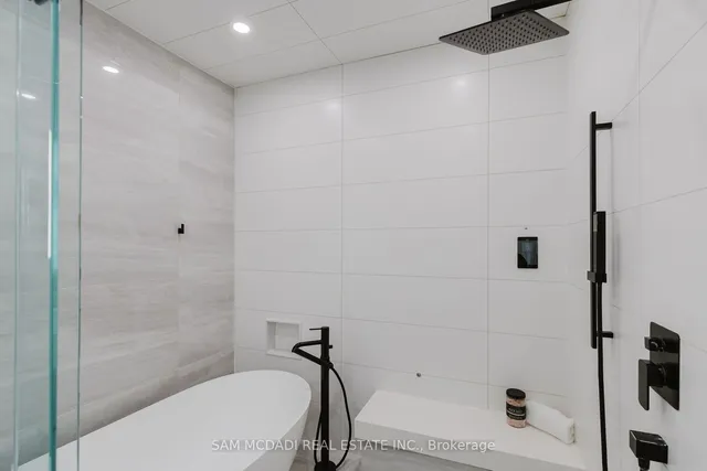 Additional image 36 of 129 Beaconsfield Ave