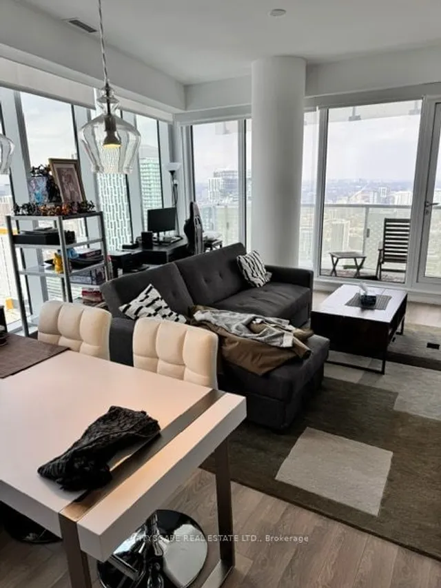 Additional image 4 of 197 Yonge St Unit 4402