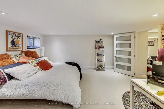 Additional image 36 of 36 Glenlake Ave