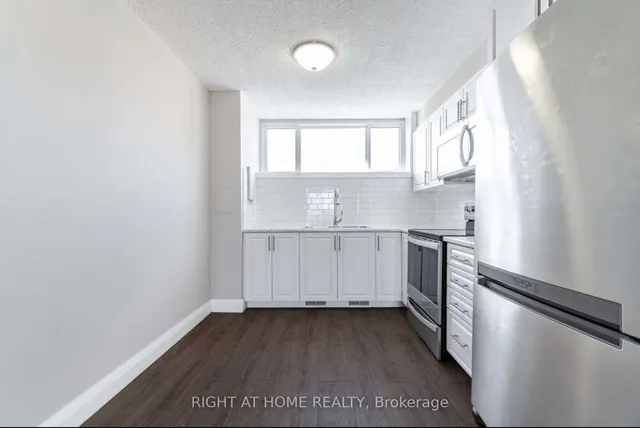 Additional image 12 of 4673 Jane St Unit 621