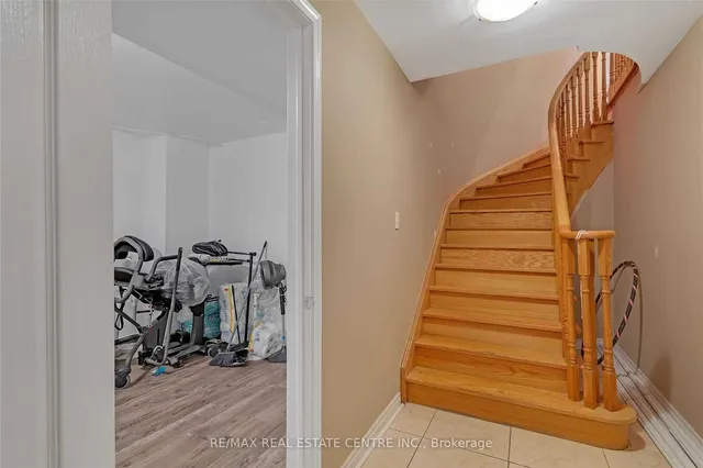 Additional image 37 of 21 Sprucelands Ave