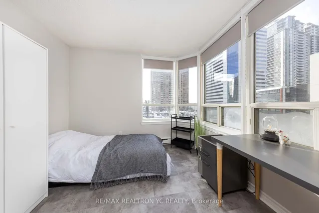 Additional image 29 of 30 Greenfield Ave Unit 514