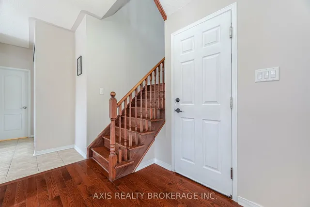 Additional image 23 of 25 Laurentide Cres