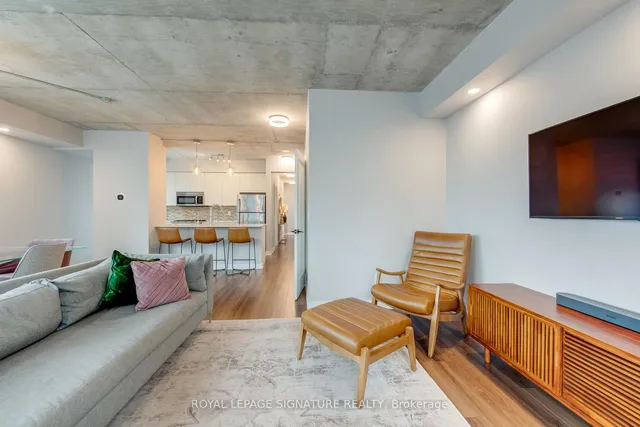 Additional image 17 of 400 Wellington St Unit PH1106