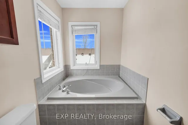 Additional image 21 of 84 Harbourtown Cres