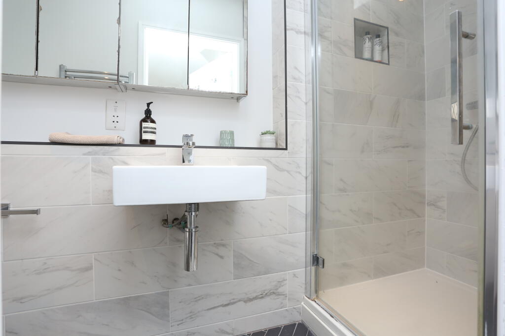 Additional image 24 of Hayes Wood Avenue, Bromley, BR2