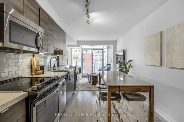 Additional image 6 of 525 Adelaide St Unit 1622