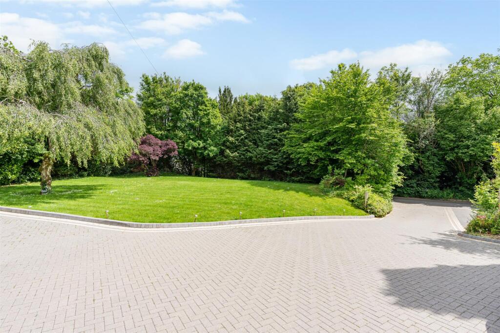 Additional image 21 of Harmer Green Lane, Welwyn