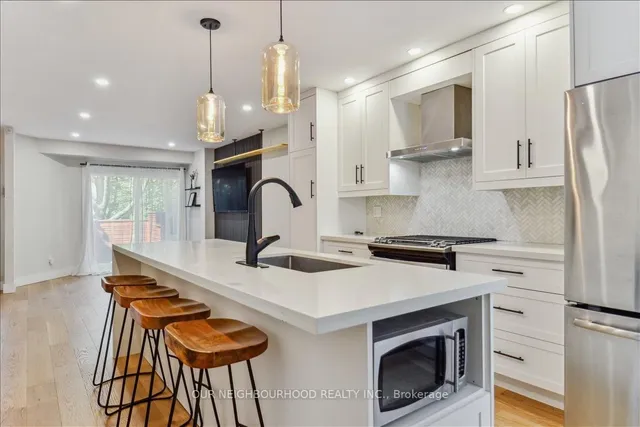 Additional image 17 of 69 Longboat Ave