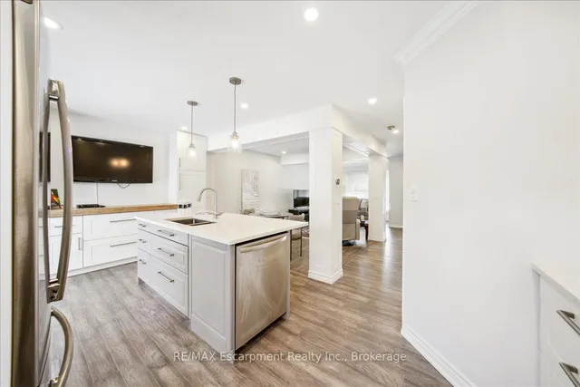 Additional image 20 of 779 Hyde Rd