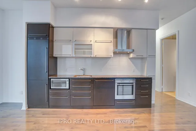 Additional image 6 of 770 Bay St Unit PH201