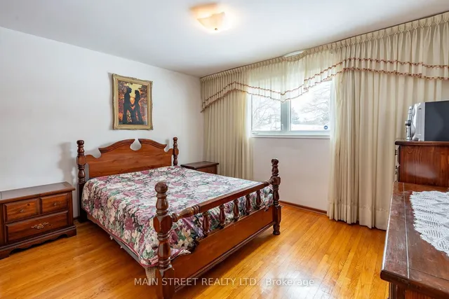 Additional image 14 of 92 Queenston Cres