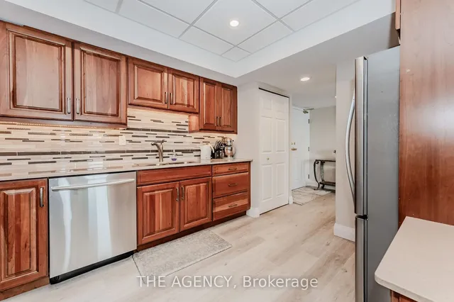 Additional image 16 of 3267 King St Unit 304