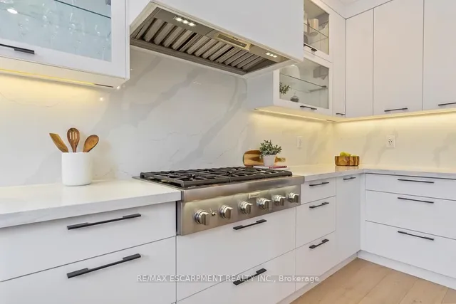 Additional image 19 of 2455 BON ECHO Dr