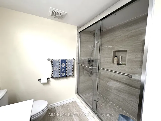 Additional image 19 of 175 Bamburgh Circ Unit 404