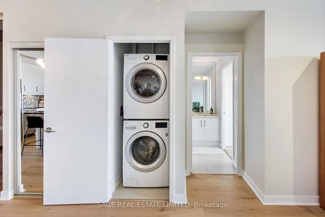 Additional image 29 of 201 Carlaw Ave Unit 509