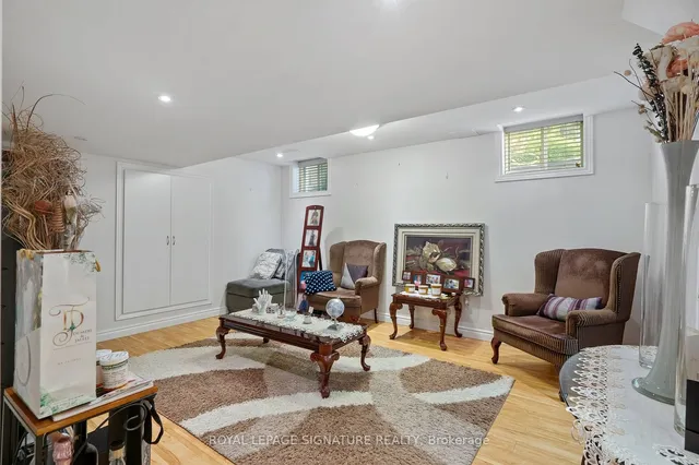 Additional image 30 of 956 Huffman Cres